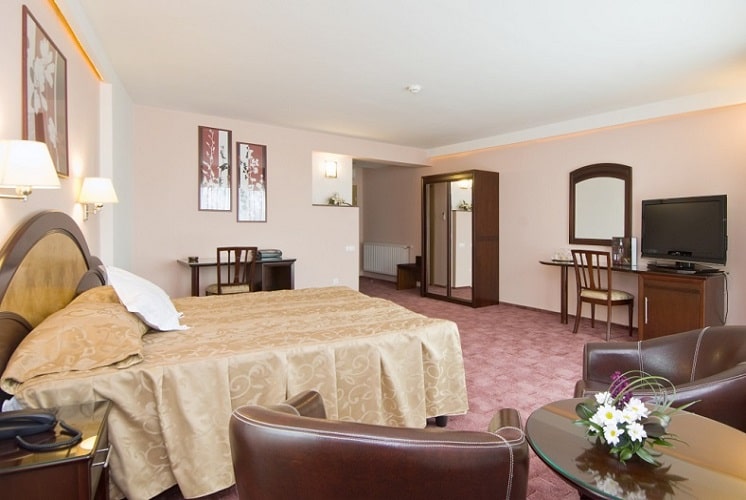 Imagine hotel Ambient orasul Brasov