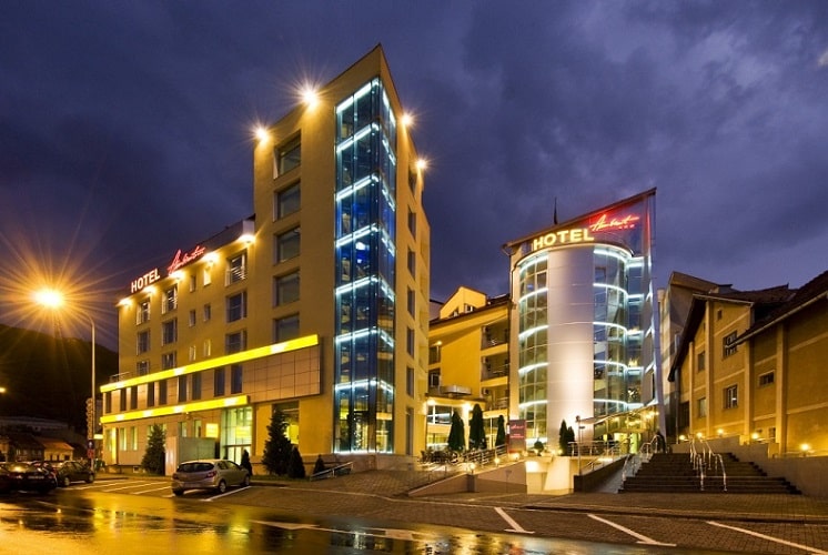 Imagine hotel Ambient orasul Brasov