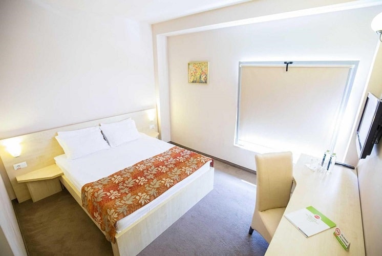 Imagine hotel Stop orasul Brasov 7